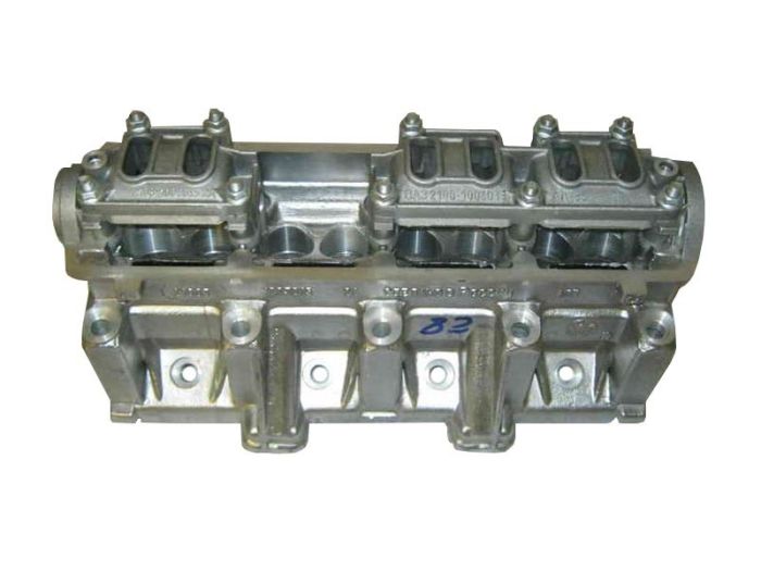 Головка блока цилиндров 21083 голая